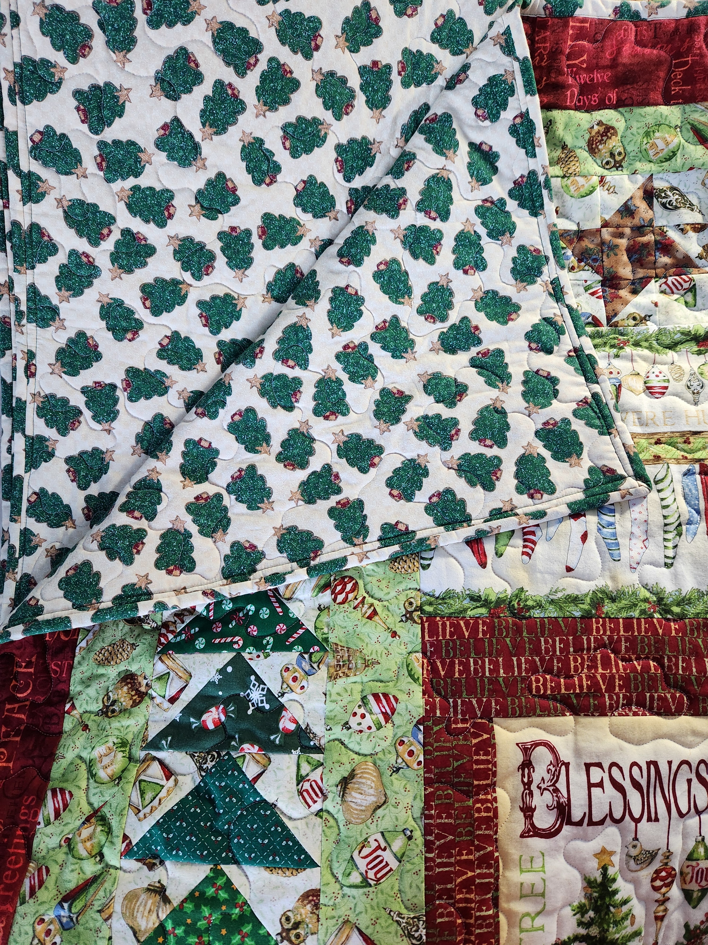 Santa With Toys Christmas Quilt