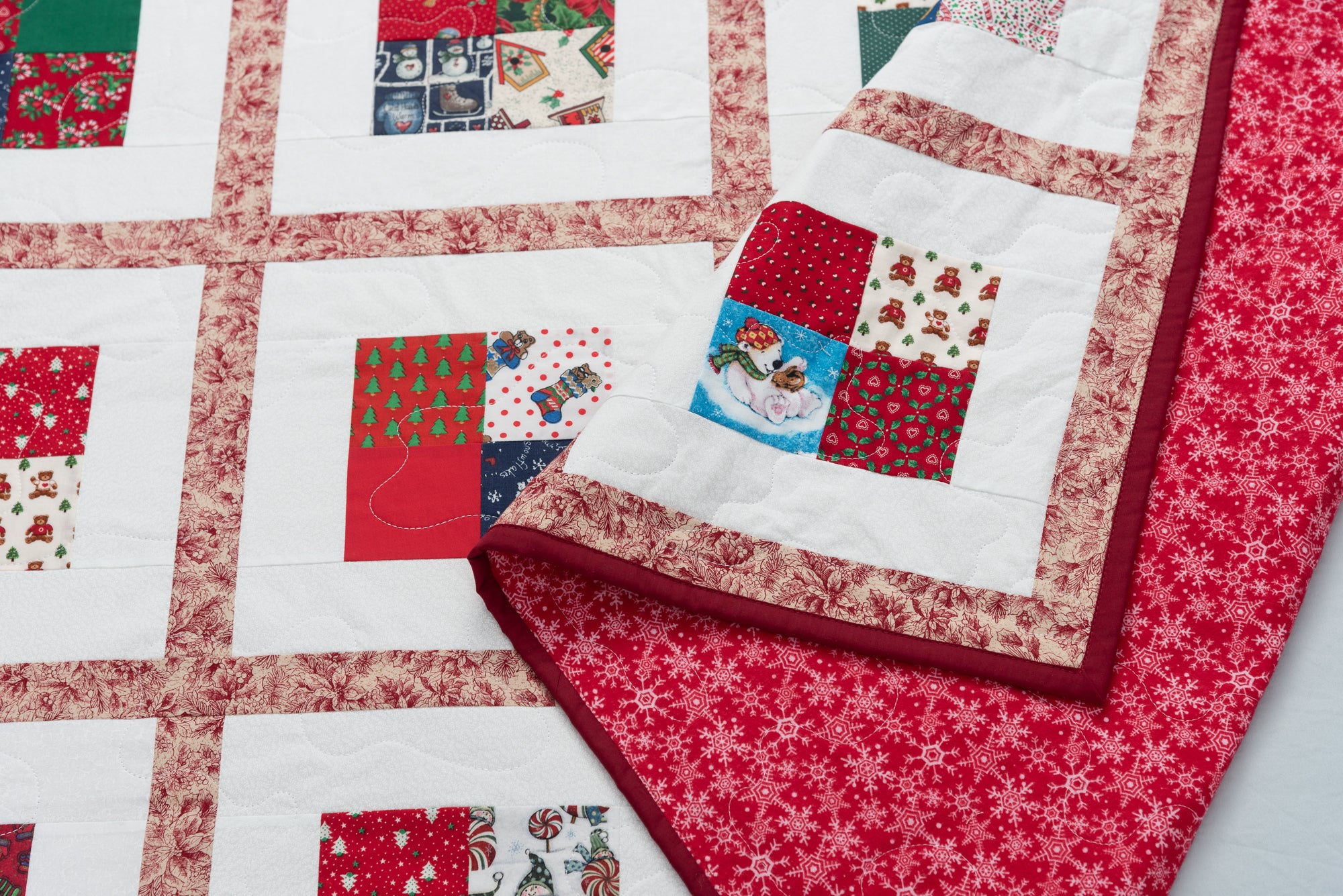 Fabulous Christmas Patchwork Bed Size Quilt