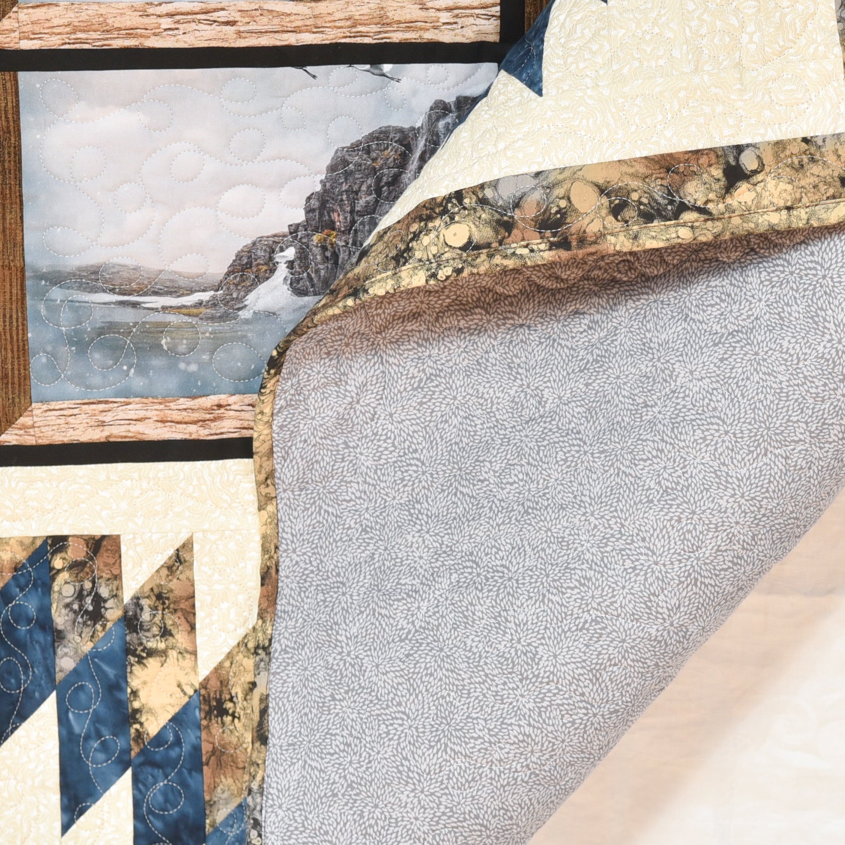 Call of the Wild Wolf Quilt